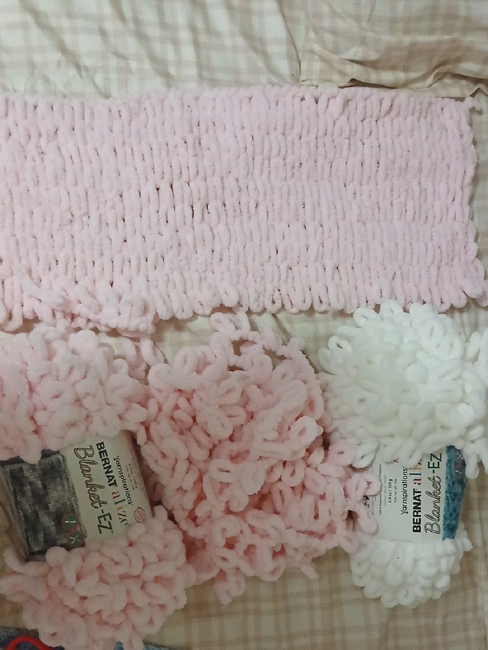 Bernat Pink & White Plush Loop Yarn Throw Panel - Soft Pink